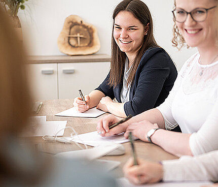 Mitarbeiter bei Besprechung