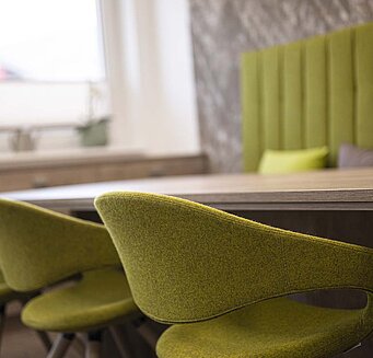 Foto von Bürostühlen